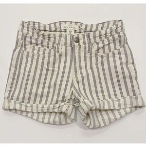 H&M Shorts Cute Pinstriped Shorts Size 2
